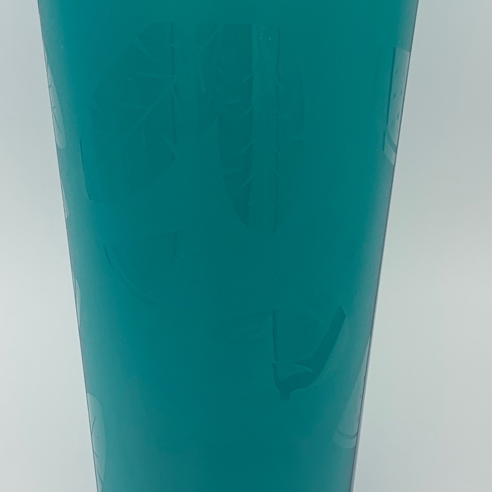 Plastic Cups - Picture 4 of 4